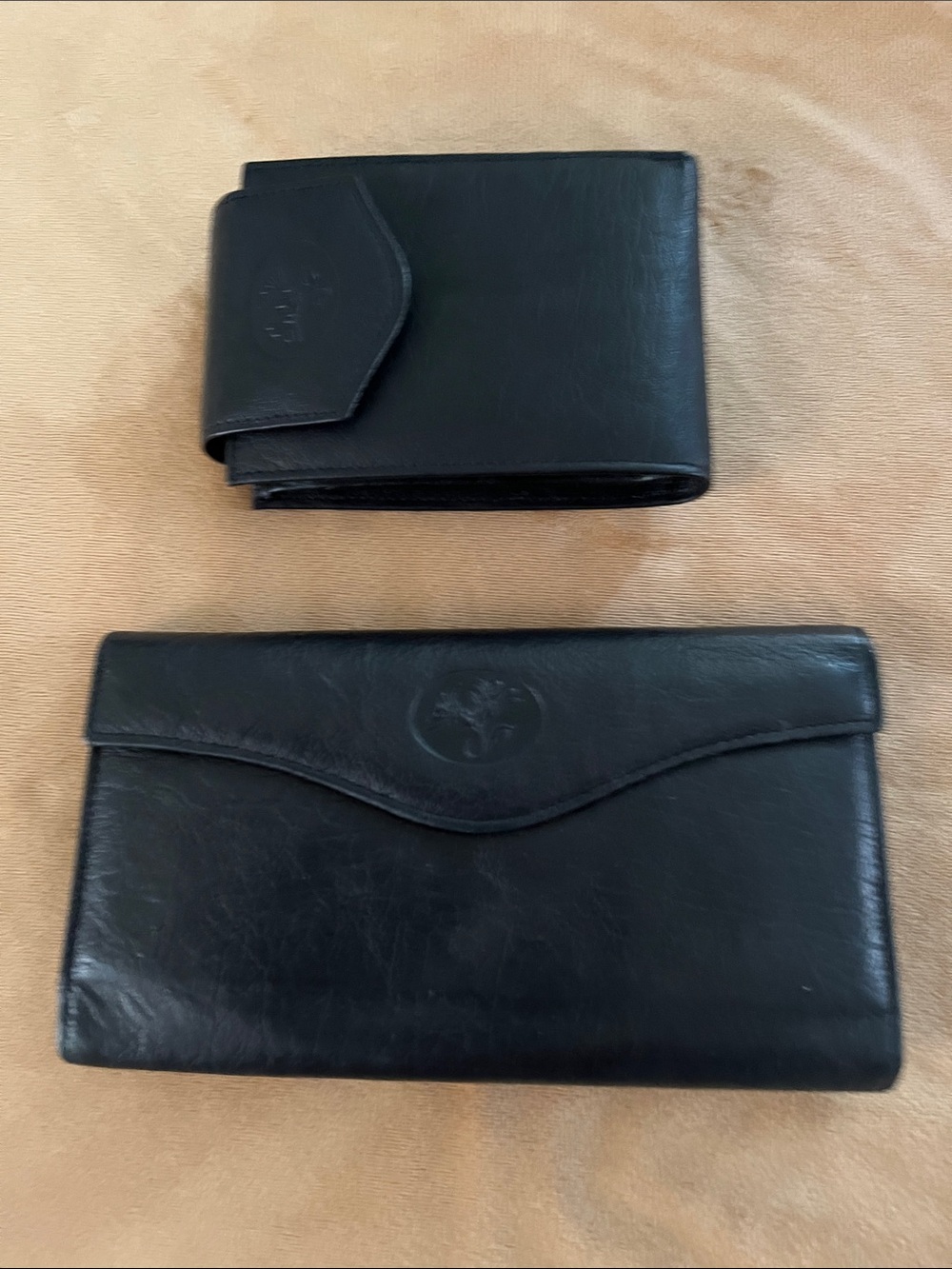 Buxton Black Leather Long Wallet with Card Slots and clutch black leather!